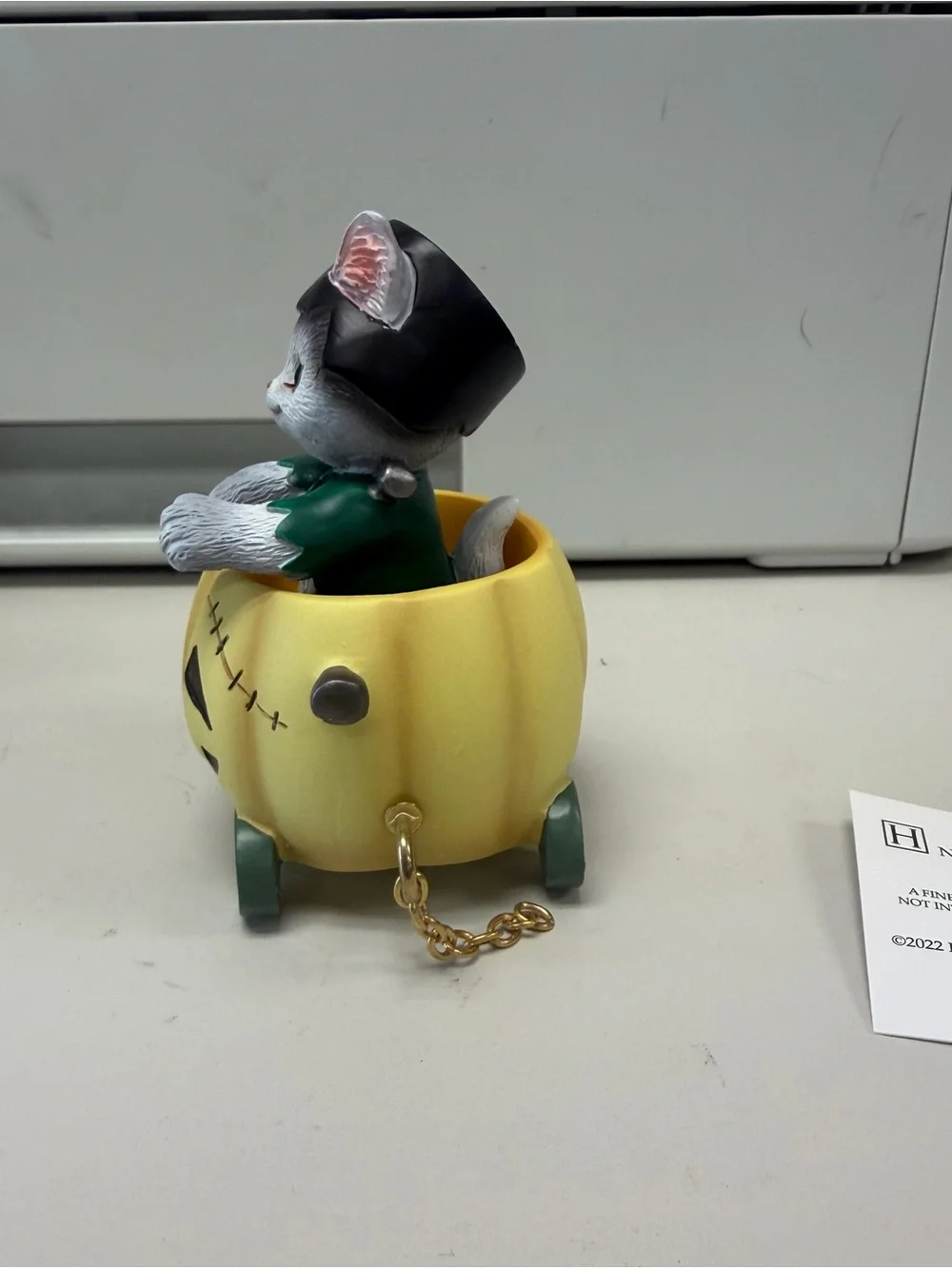 Halloween Cat Pumpkin Toy - Yellow & Green Festive Pet Figurine